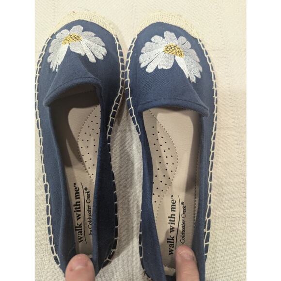 Blue canvas espadrilles w/daisy embroidery Walk With Me by Coldwater Creek 8 - Picture 8 of 8